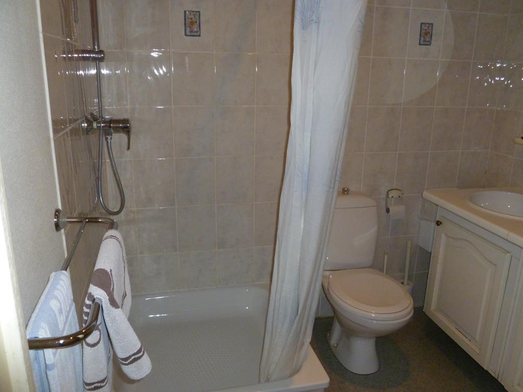 Guest House Adonis Brugia Zewnętrze zdjęcie